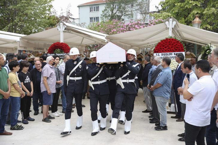 Eski Dışişleri Bakanı Türkmen, İstanbul'da son yolculuğuna uğurlandı G3