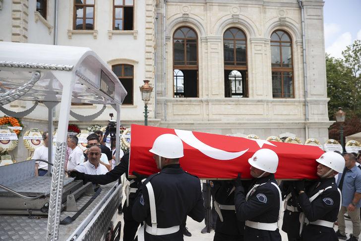 Eski Dışişleri Bakanı Türkmen, İstanbul'da son yolculuğuna uğurlandı G4