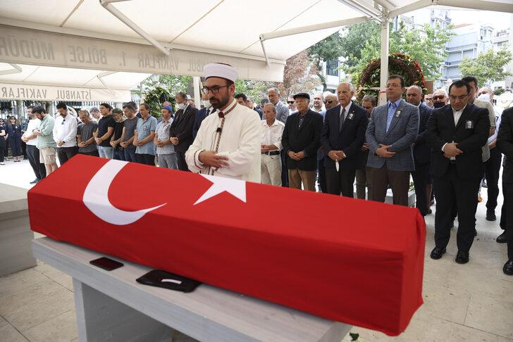Eski Dışişleri Bakanı Türkmen, İstanbul'da son yolculuğuna uğurlandı G5