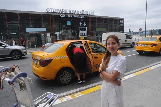 -istanbul-havalimani039nda-ilginc-olay-taksinin-bagaji-acilmadi-bavul-telasi-yasandi_3307_dhaphoto6