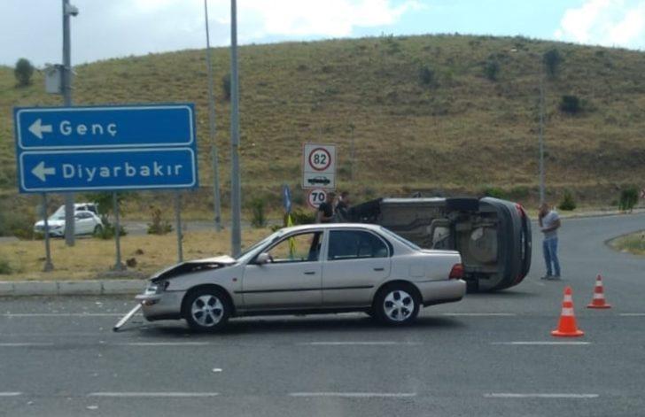 Bingöl'de iki otomobilin çarpıştığı kazada 5 kişi yaralandı G2