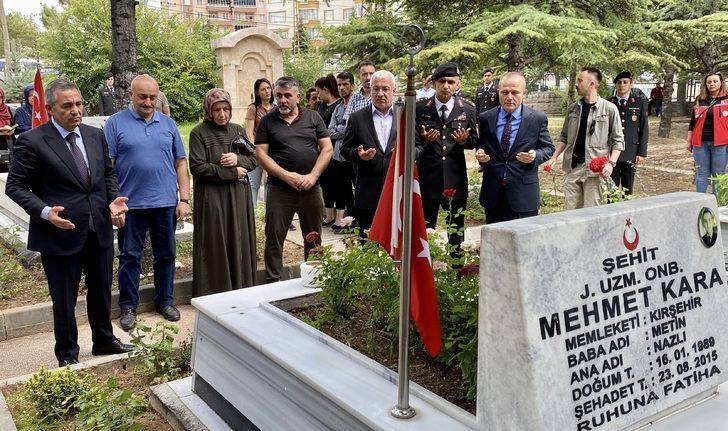 Sivas, Kırşehir ve Yozgat'ta Kurban Bayramı arifesinde şehitlikler ziyaret edildi G3