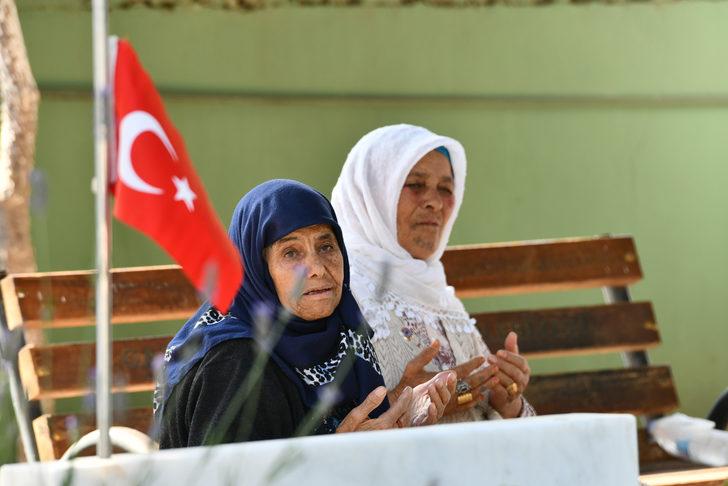 Gaziantep'te arife gününde şehit kabirleri ziyaret edildi G4