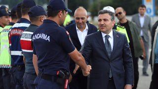 Düzce Valisi Atay, Bolu Dağı'nda bayram trafiğini denetledi