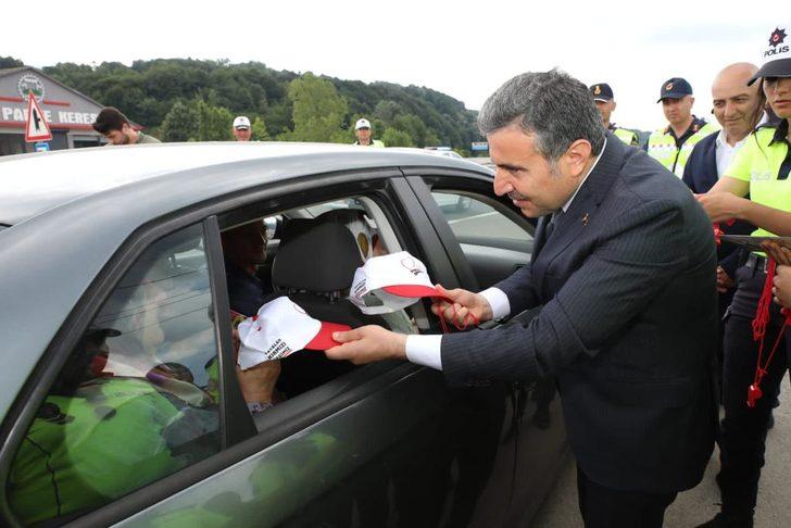Düzce Valisi Atay, Bolu Dağı'nda bayram trafiğini denetledi G5