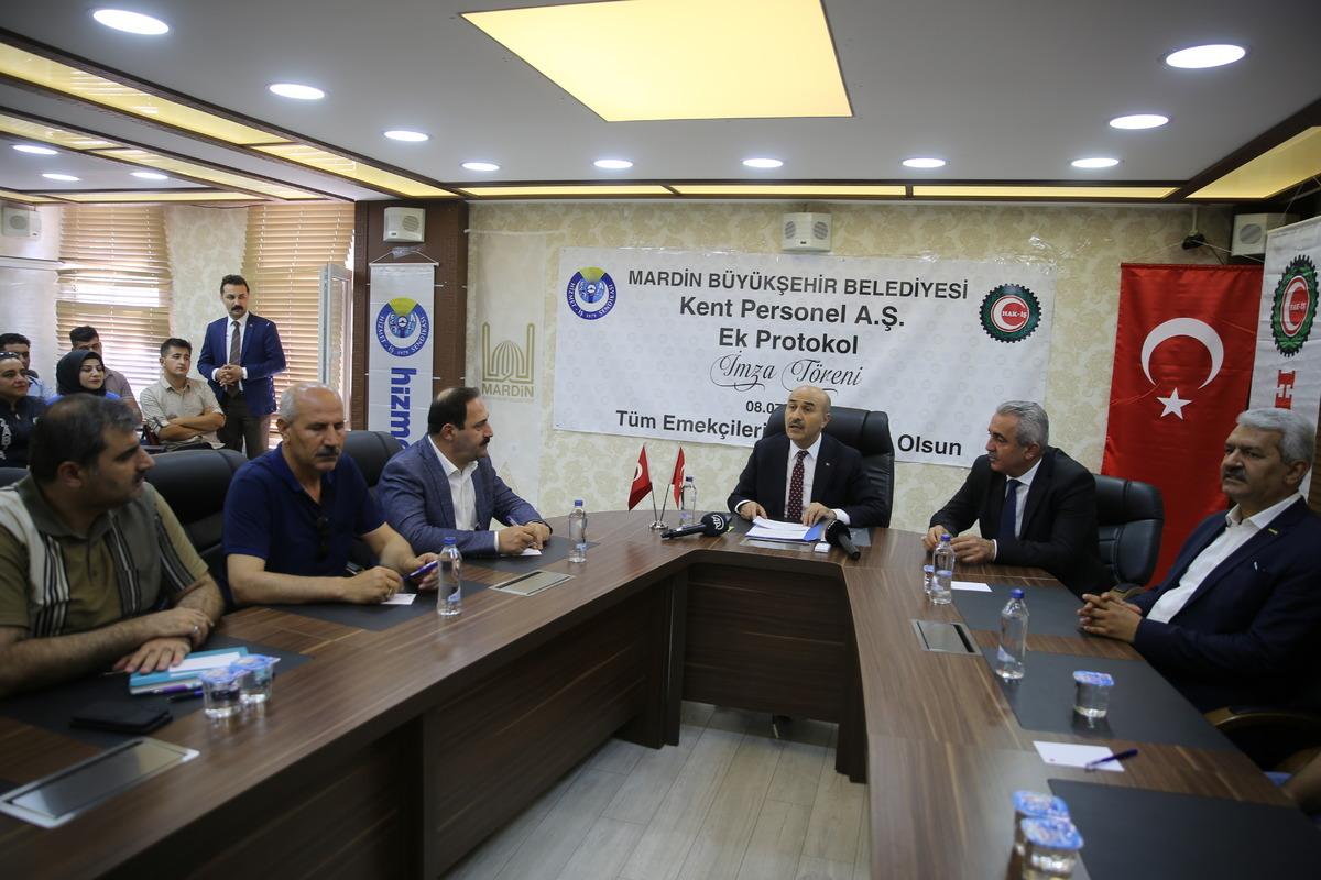 Mardin B&uuml;y&uuml;kşehir Belediyesi iş&ccedil;i maaşlarına 2 bin lira zam yaptı