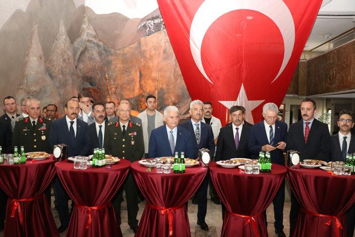 AK Parti Genel Başkanvekili Yıldırım, Erzincan'da bayramlaşma töreninde konuştu: G2