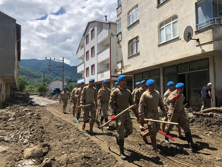 Kastamonu'da jandarmanın sel bölgesindeki çalışmaları kliple anlatıldı G3