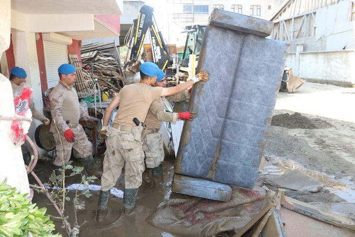 Kastamonu'da jandarmanın sel bölgesindeki çalışmaları kliple anlatıldı G4