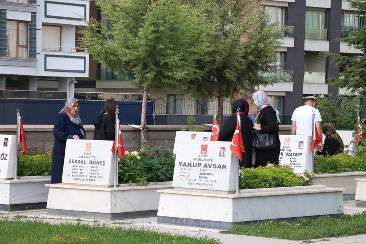 Niğde'de Kurban Bayramı arifesinde şehitlik ziyaret edildi G3