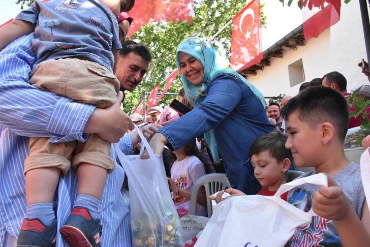 Bilecik'te 6 asırlık "şeker atma" geleneği yeniden yaşatıldı G5