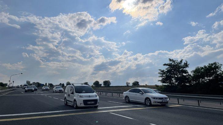 İstanbul'u Karadeniz illerine bağlayan D-100 kara yolunda bayram yoğunluğu sürüyor G4