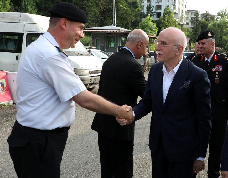 İçişleri Bakan Yardımcısı Erdil, Rize'de trafik uygulamasına katıldı G1