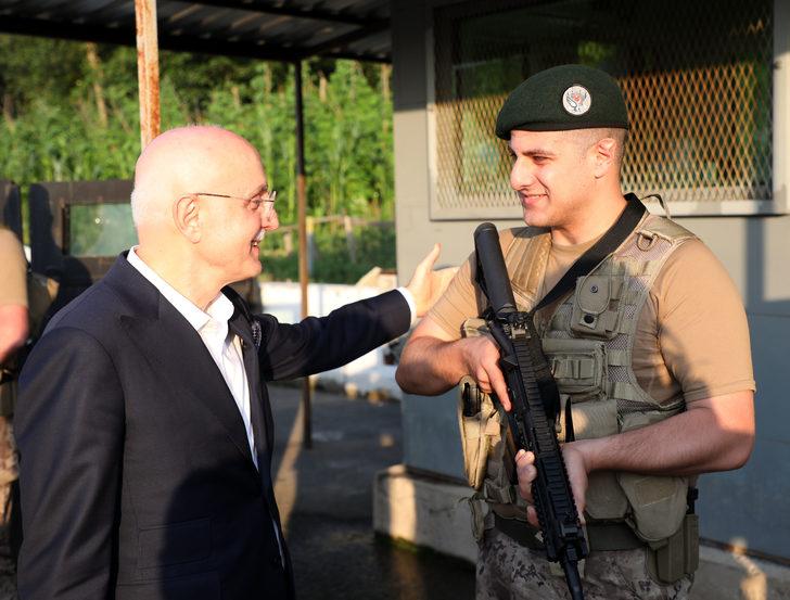 İçişleri Bakan Yardımcısı Erdil, Rize'de trafik uygulamasına katıldı G2