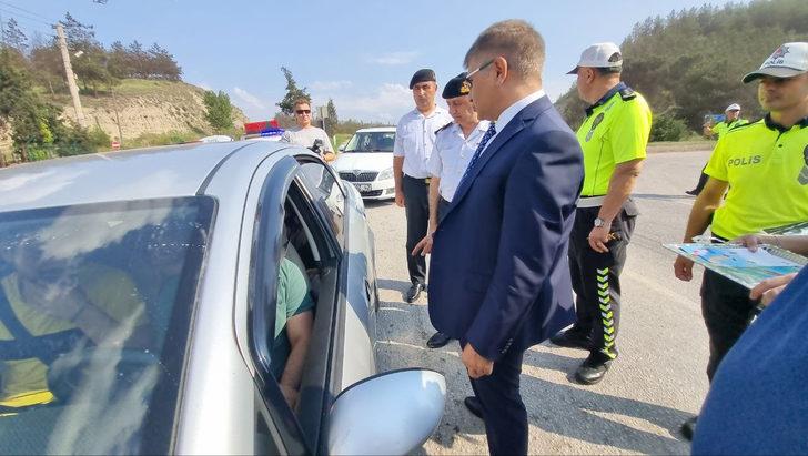 Karabük Valisi Gürel, emniyet kemeri denetiminde sürücüleri uyardı G2