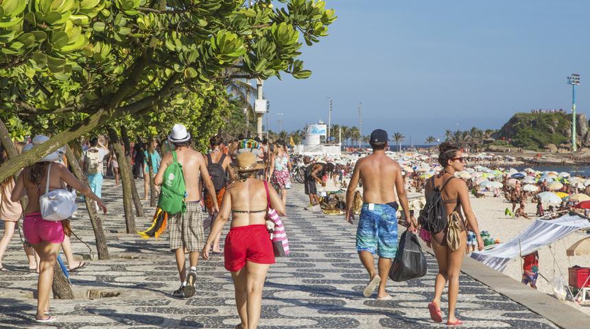 Avrupa'nın gözde tatil beldeleri arasında yer alıyor... Bikinili dolaşanlara ceza kesecekler!