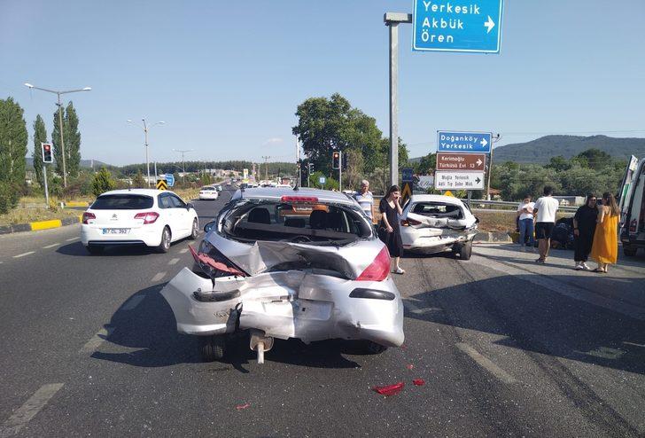 Muğla'da zincirleme trafik kazasında 2 kişi öldü, 4 kişi yaralandı G1