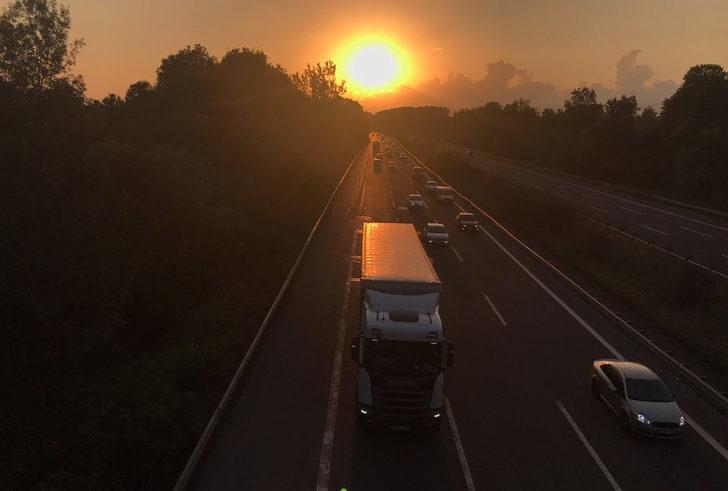 Anadolu Otoyolu'nun Düzce ve Bolu kesiminde bayram trafiği sürüyor G2
