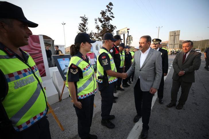 Balıkesir Valisi Şıldak, bayram öncesi trafik denetimine katıldı G3
