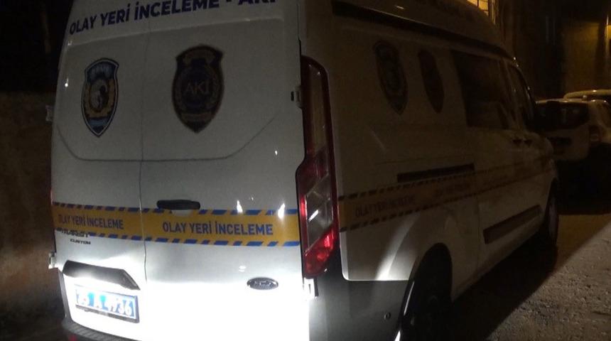 Kötü kokular gelen evden ceset çıktı! İzmir'de sır ölüm