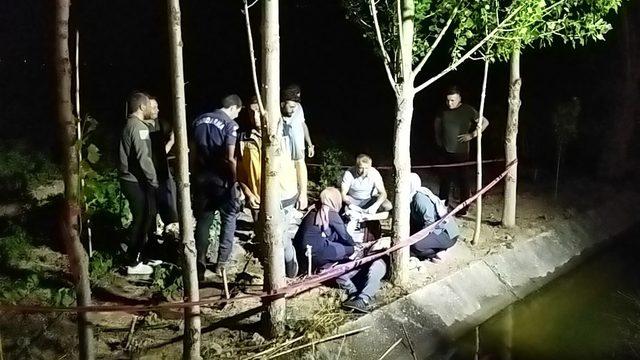 Sakarya'da sulama kanalına devrilen motosikletin sürücüsü öldü