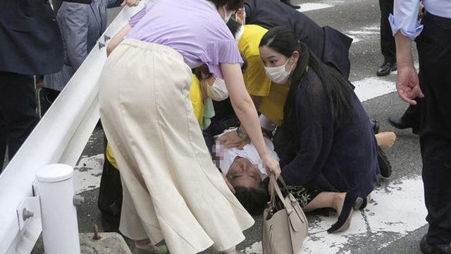 SON DAKİKA | Dünya Japonya'dan gelen haberle sarsıldı! Shinzo Abe suikaste uğradı, saldırganın hedefindeki isim...