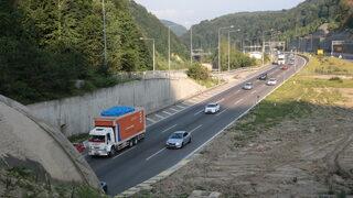 Bolu Dağı'nda bayramın ilk gününde akıcı trafik yoğunluğu sürüyor
