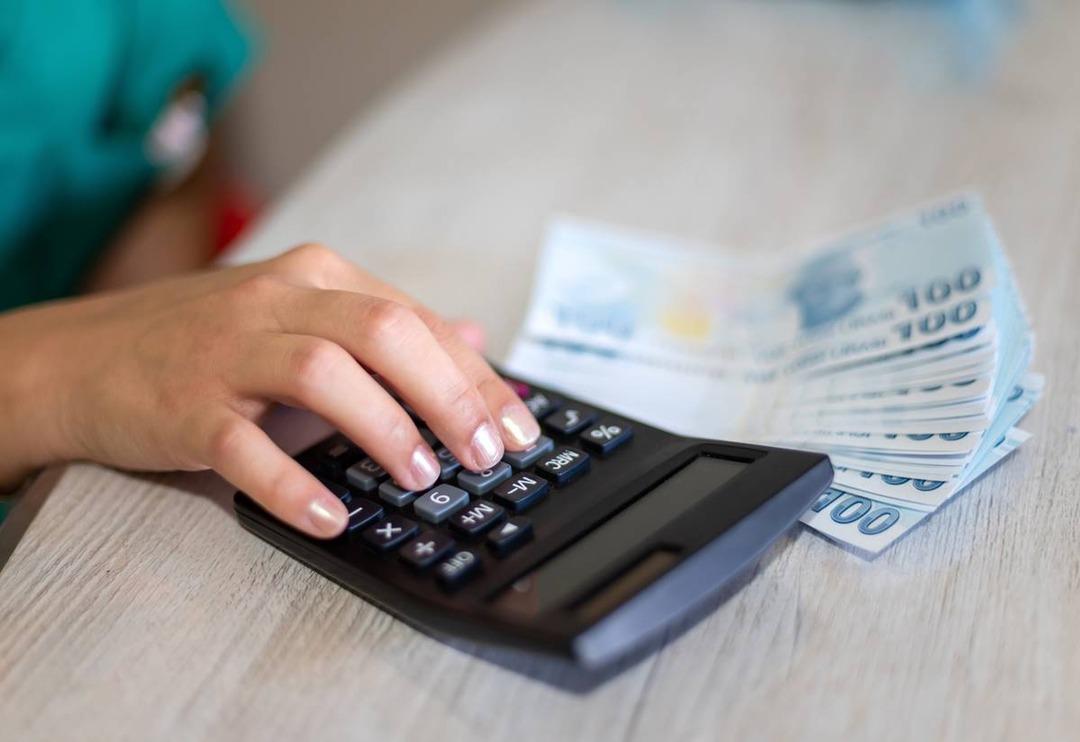 Bayramda &ccedil;alışan herkesi ilgilendiriyor! Asgari &uuml;cretlinin maaşına 823 lira ilave&hellip; 