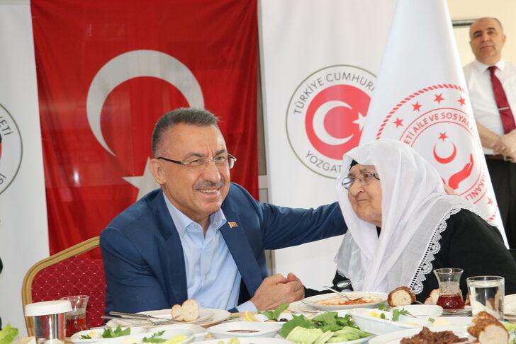 Cumhurbaşkanı Yardımcısı Fuat Oktay, Yozgat'ta huzurevini ziyaret etti G3