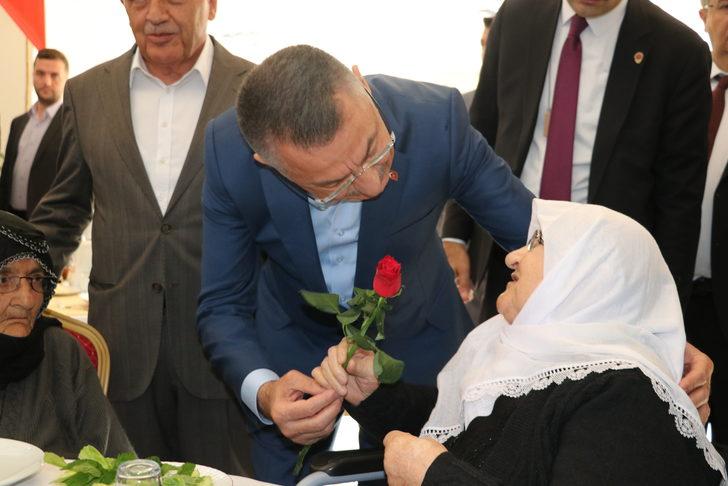 Cumhurbaşkanı Yardımcısı Fuat Oktay, Yozgat'ta huzurevini ziyaret etti G5