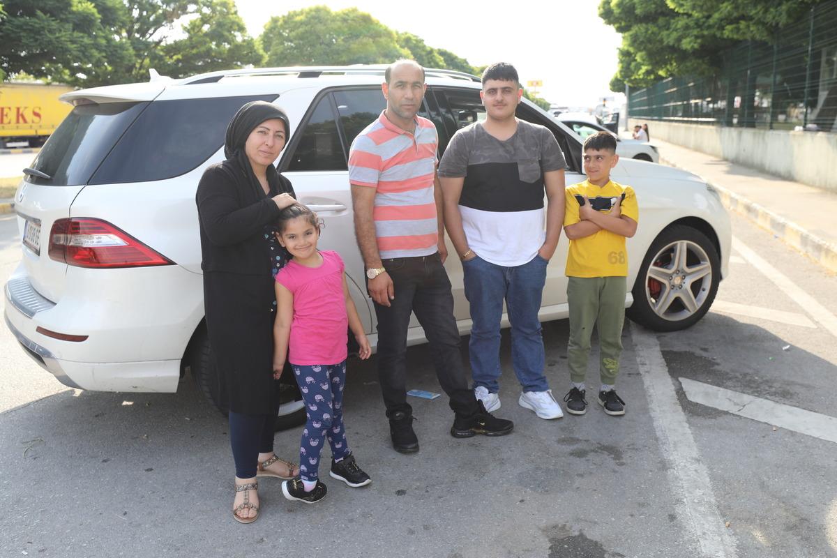 Bayramın ilk g&uuml;n&uuml; Kapıkule'ye ulaşan gurbet&ccedil;iler baba ocağına yol alıyor