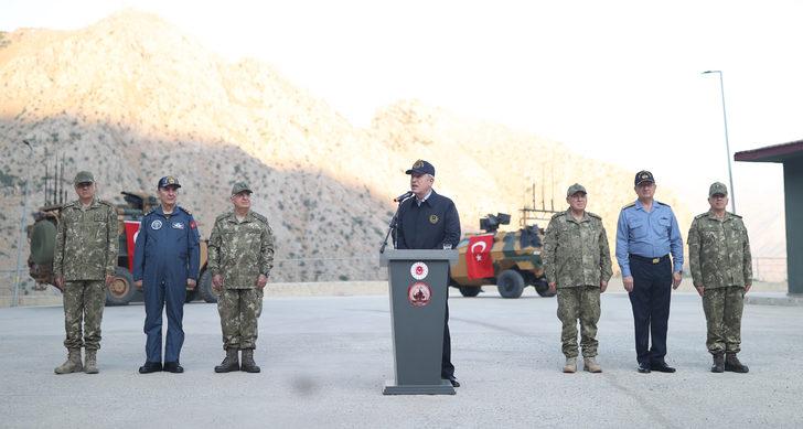 Milli Savunma Bakanı Akar ve komutanlar Dağlıca'da incelemelerde bulundu G3