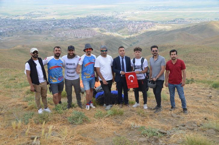 Yamaç paraşütü eğitmenleri şehit oğlunun uçma hayalini gerçekleştirdi G2