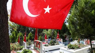 Şehit çocuklarıyla bayramlaştılar