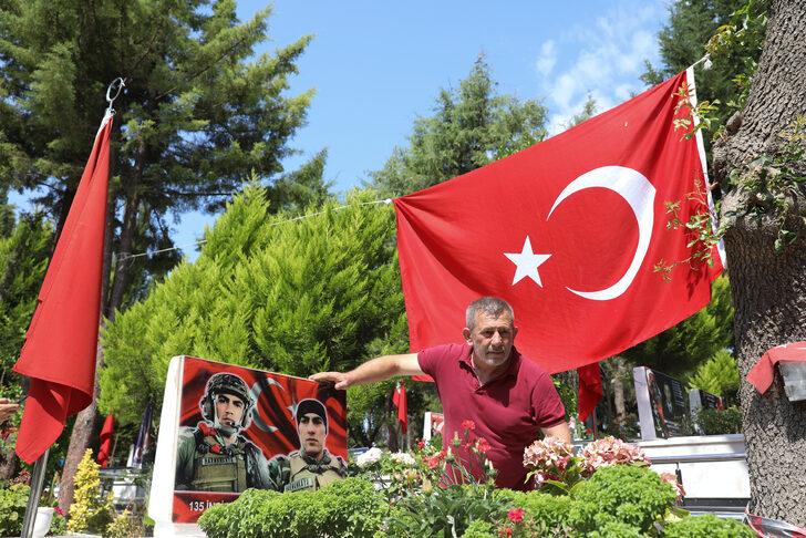 Şehit çocuklarıyla bayramlaştılar G3