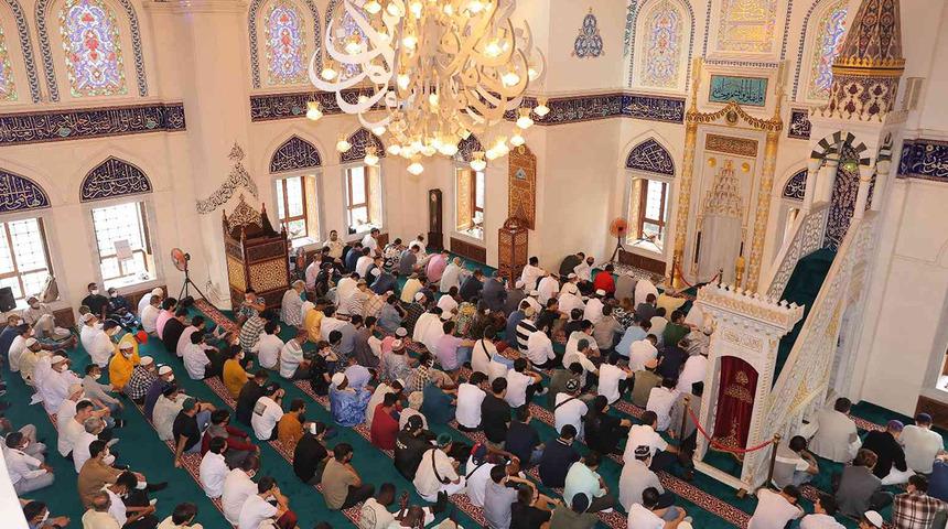 Tokyo Camisi’nde bayram namazı iki kez kılındı, nedeni şaşırttı! 