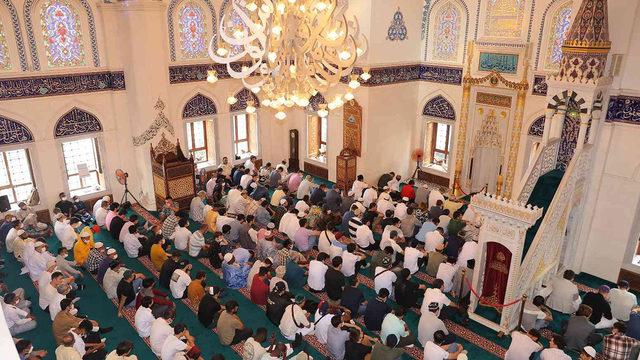 Tokyo Camisi’nde bayram namazı iki kez kılındı, nedeni şaşırttı! 