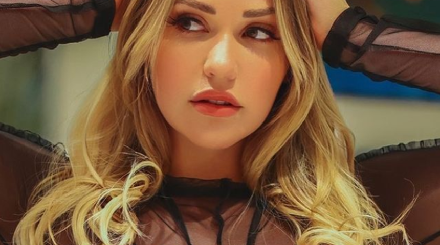 Yetişkin film yıldızı Mia Malkova güneşin tadını çıkarttı! Tatil pozu beğeni yağmuruna tutuldu