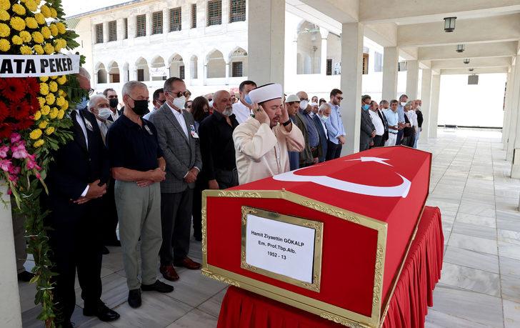 Türkiye'nin ilk beyin cerrahlarından Prof. Dr. Gökalp son yolculuğuna uğurlandı G2