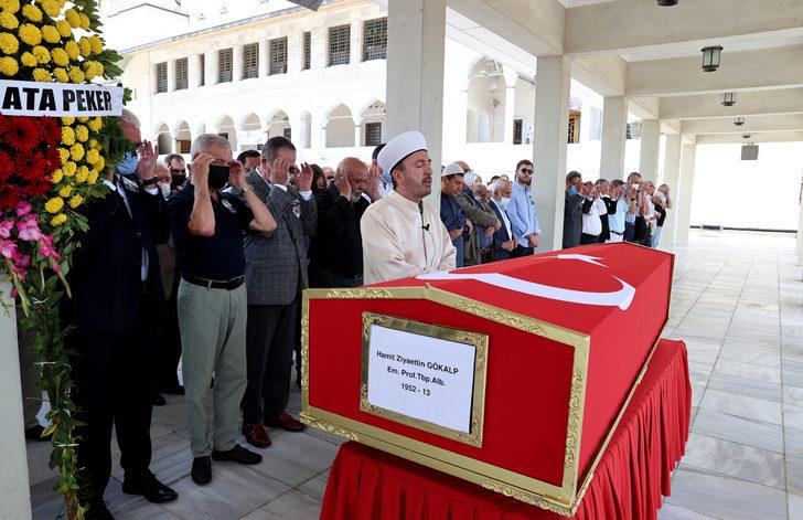Türkiye'nin ilk beyin cerrahlarından Prof. Dr. Gökalp son yolculuğuna uğurlandı G3