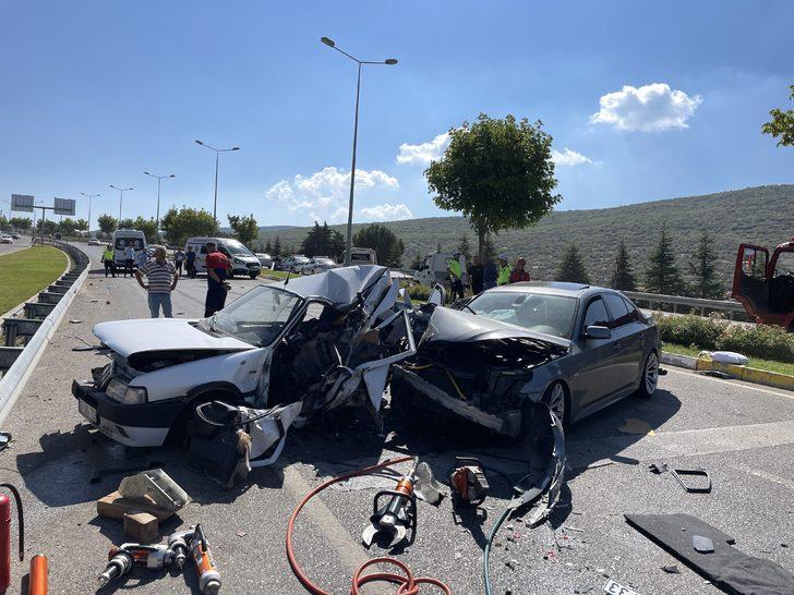 Denizli'de iki otomobilin çarpıştığı kazada 1 kişi öldü, 7 kişi yaralandı G4