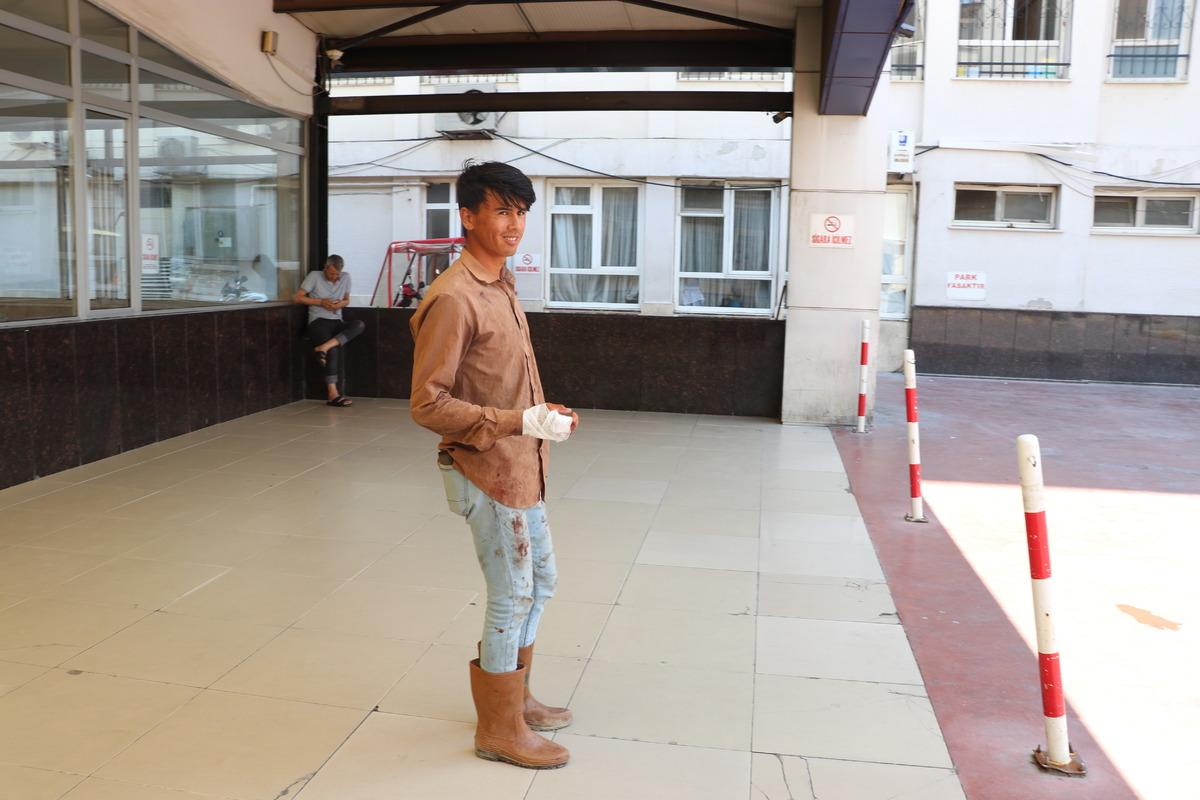 İzmir ve &ccedil;evre illerde "acemi kasap"lar hastanelik oldu