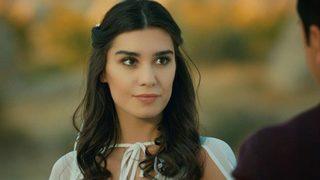 Burcu Kıratlı, Külliye'deki davete hazırlanıyor