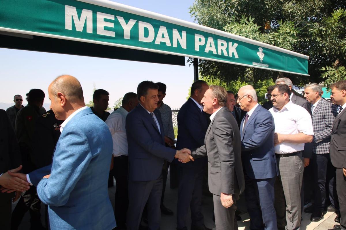 Şırnak Valisi Bilgin, g&uuml;venlik g&uuml;&ccedil;leri ve vatandaşların bayramını kutladı