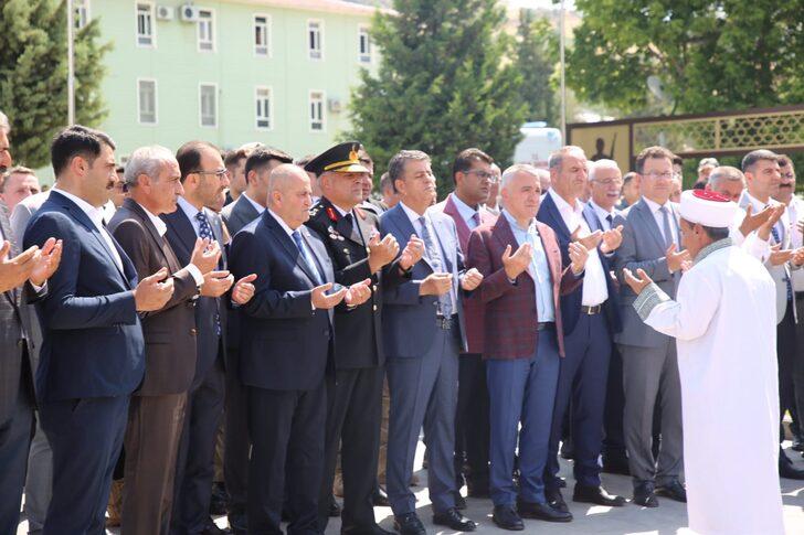 Şırnak Valisi Bilgin, güvenlik güçleri ve vatandaşların bayramını kutladı G2