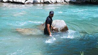 Müküs Çayı'na düşen hemşireyi arama çalışmaları bayramda da sürüyor