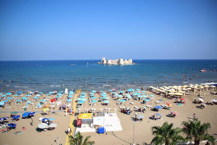 Mersin Kızkalesi'nde bayram hareketliliği yaşanıyor G1