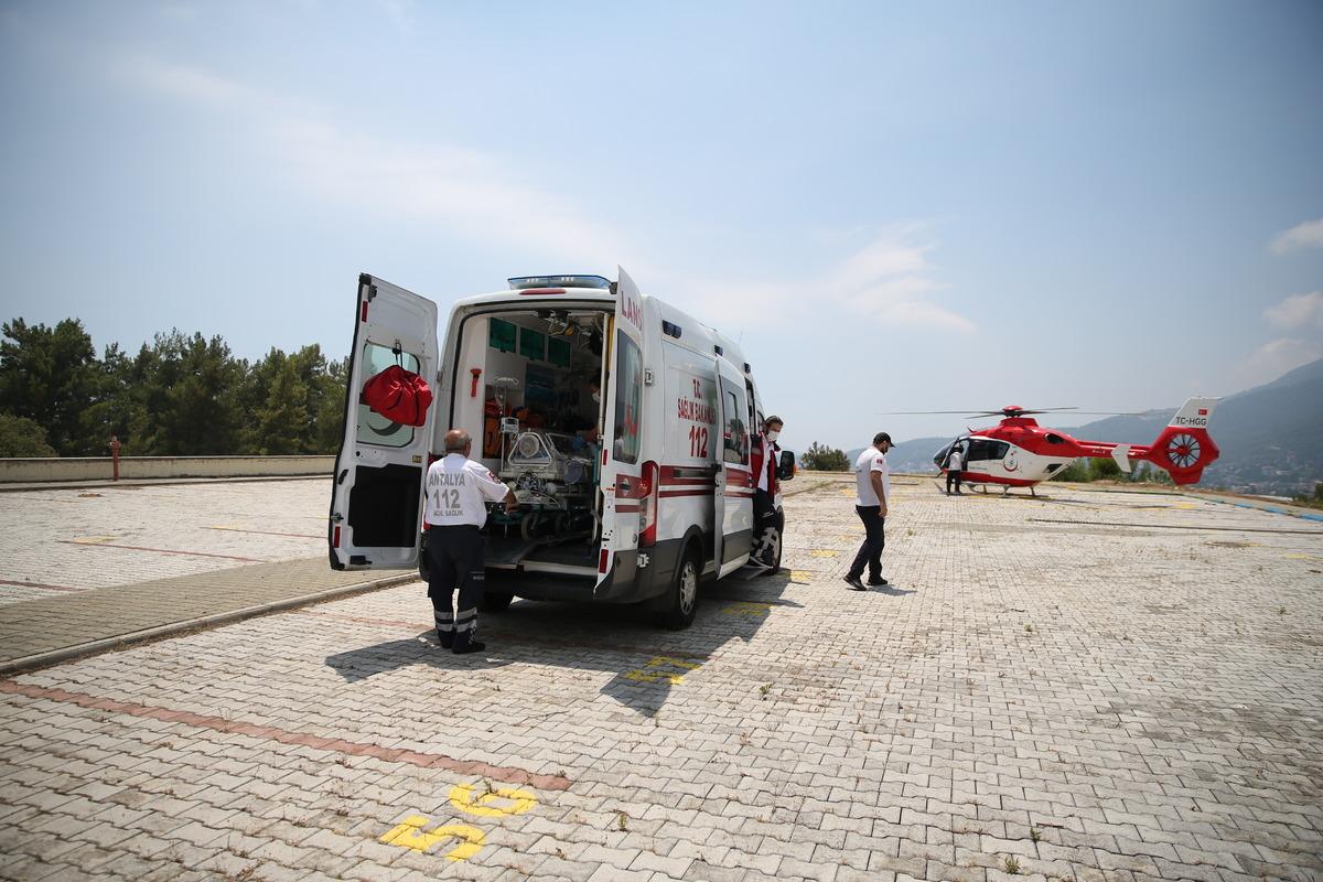 Alanya'da ambulans helikopter premat&uuml;re bebek i&ccedil;in havalandı