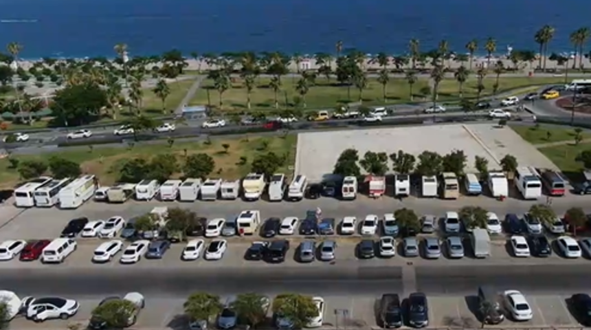 Turistleri bile kıskandırdılar! Karavan tatilcileri Antalya’ya akın etti