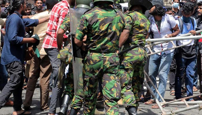 Sri Lanka'da hükümet karşıtı protestoların şiddeti artıyor! Başbakanın istifa etmesi bekleniyor